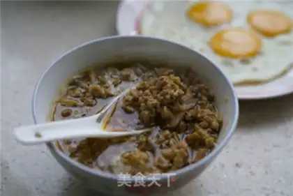 Make Meat sauce and eggs step 6