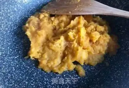 Make Potato croissants step 5