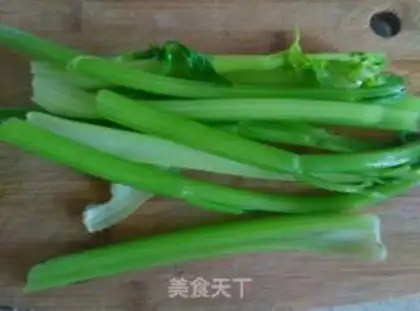 Make Bean-skinned celery step 1