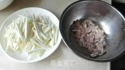 Make White-fried meat step 1