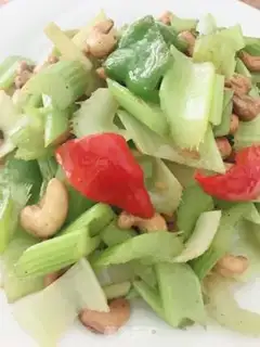 Make Celery makes cashew nuts step 5