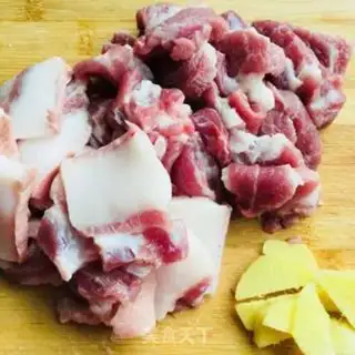 Make Garlic fried meat step 1