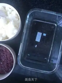 Make Two rice cakes step 1