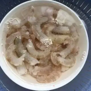 Make Vegetable shrimp salad step 1