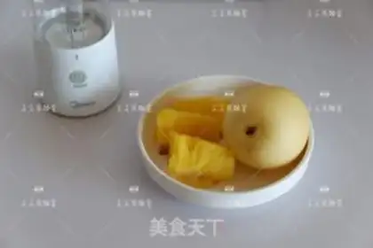 Make Pineapple Sydney juice step 0