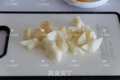 Make Pineapple Sydney juice step 1