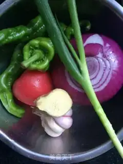 Make Tomato fried onions step 0
