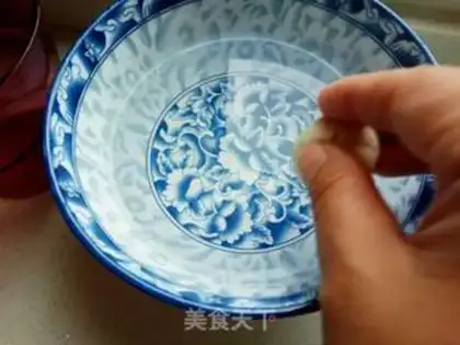 Make Cracker-smelling ball step 9