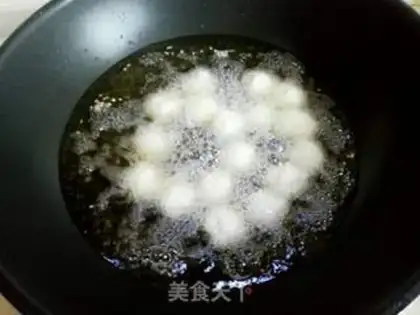 Make Cracker-smelling ball step 13