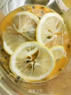 Make Lemon berry honey water step 4
