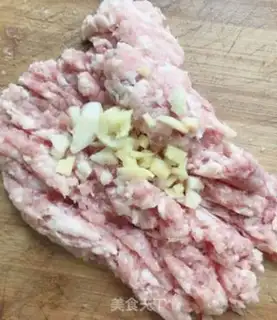 Make Golden mushroom meatball soup step 1