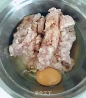 Make Golden mushroom meatball soup step 2