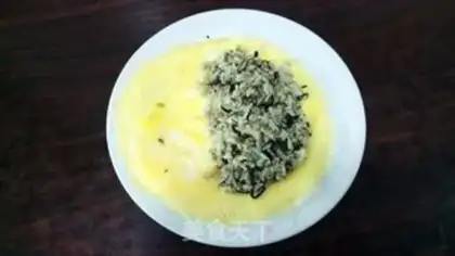 Make canned olives and pearl rice and eggs step 2