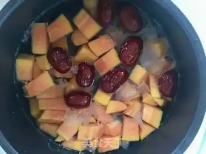 Make The papaya silver ear soup step 2