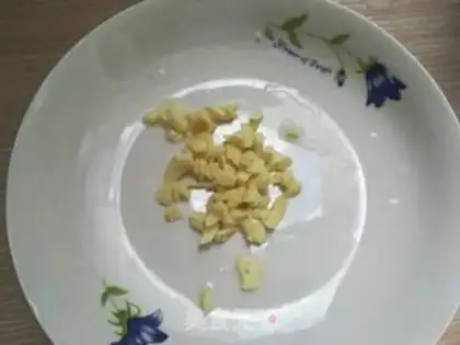 Make Garlic pickles step 1