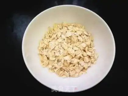 Make Round meat oatmeal step 0
