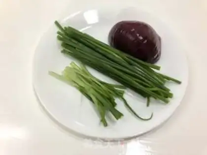 Make Onion noodles step 0