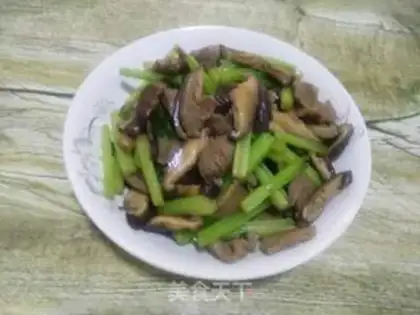 Make Celery mushroom fried meat step 8