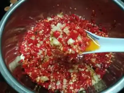 Make Spicy chili sauce step 1