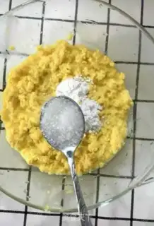 Make Milky corn paste step 1