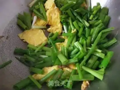 Make Onion fried eggs step 3