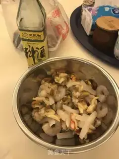 Make Seafood curry noodles step 5