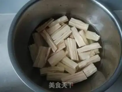 Make The celery and the wood step 1