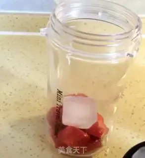 Make Strawberry milk ice step 1