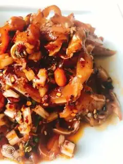 Make Sweet buns with red oil and pig ears step 2