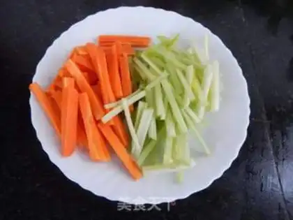 Make Home-cooked pan ribs step 1