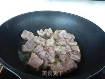 Make Home-cooked pan ribs step 4