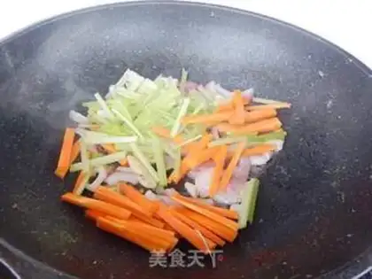 Make Home-cooked pan ribs step 6