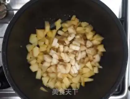 Make Apple banana pie step 1
