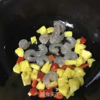 Make Pineapple shrimp step 3