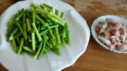 Make Garlic fried meat step 0