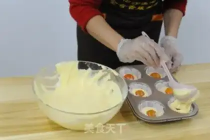 Make Salted egg yellow cupcakes step 8