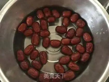 Make Red-tree cake step 0