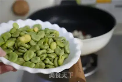 Make Spicy garlic beans step 4