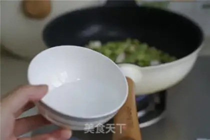 Make Spicy garlic beans step 5