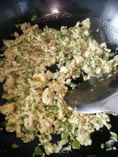 Make Chili fried eggs step 6