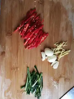 Make Red-fried fish step 1