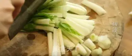 Make Pawning bean sauce for cabbage step 0