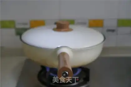 Make Meat sauce and eggs step 3