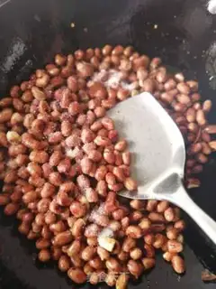 Make Spicy peanut rice step 2