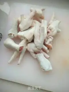 Make Spicy chicken claws step 1