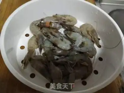 Make Gold-cream mushroom shrimp step 1