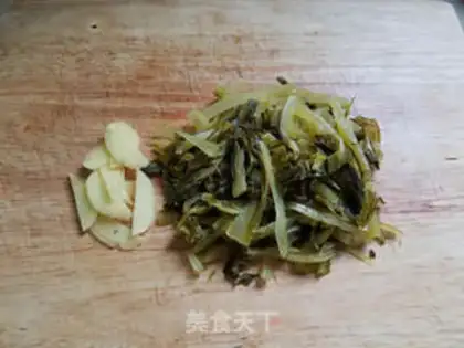Make Sour fish soup step 1