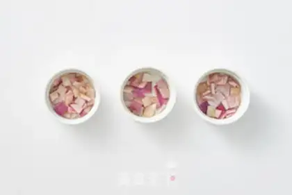 Make French eggs with tomatoes step 2