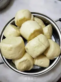 Make Pumpkin buns step 3