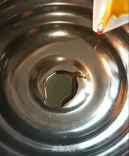 Make Fried eggs hanging step 1